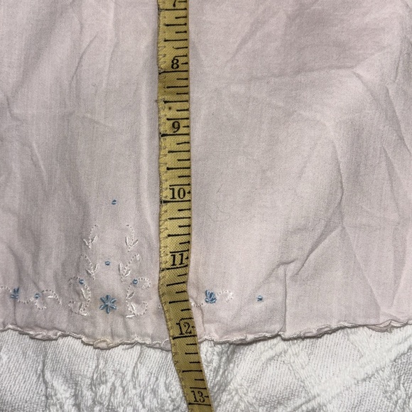 Vintage pale pink handmade embroidered 6months lightweight scallop edge slip - Picture 8 of 9